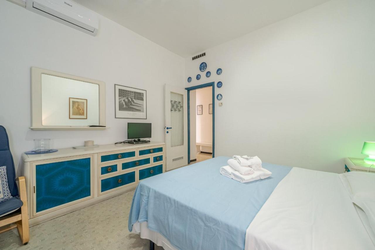 Into The Blue Seaside Flat *