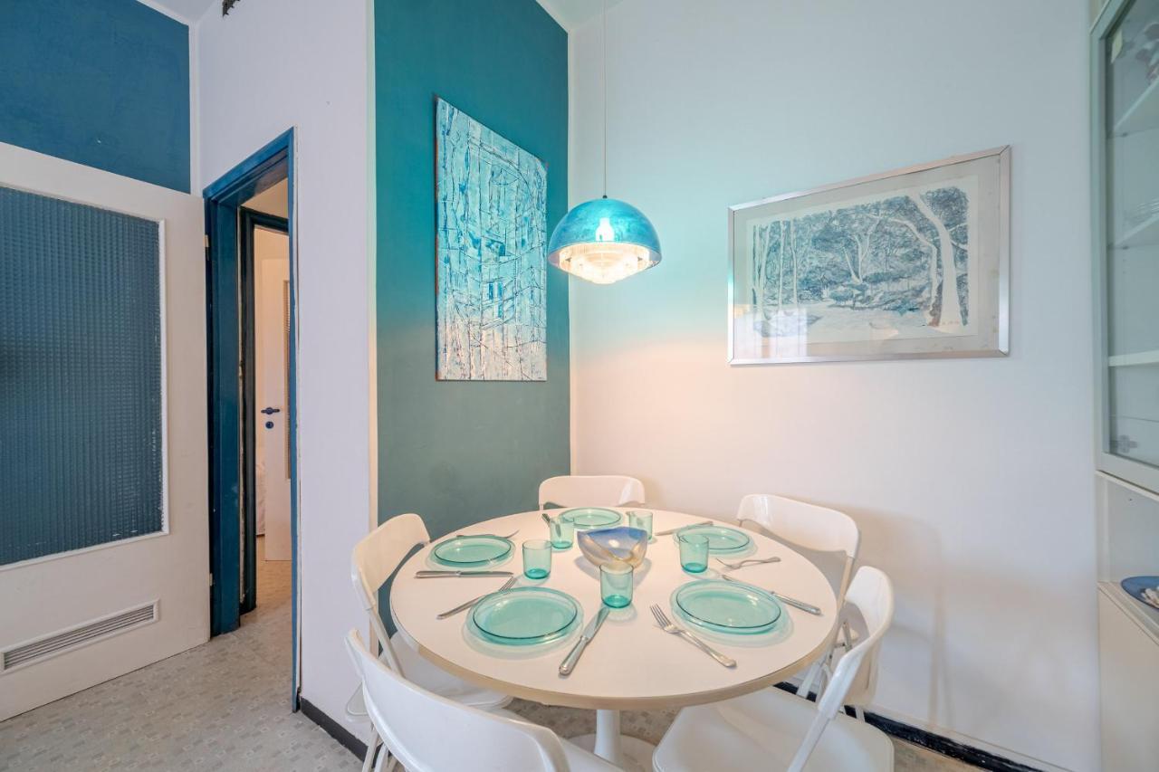 Into The Blue Seaside Flat Lavagna