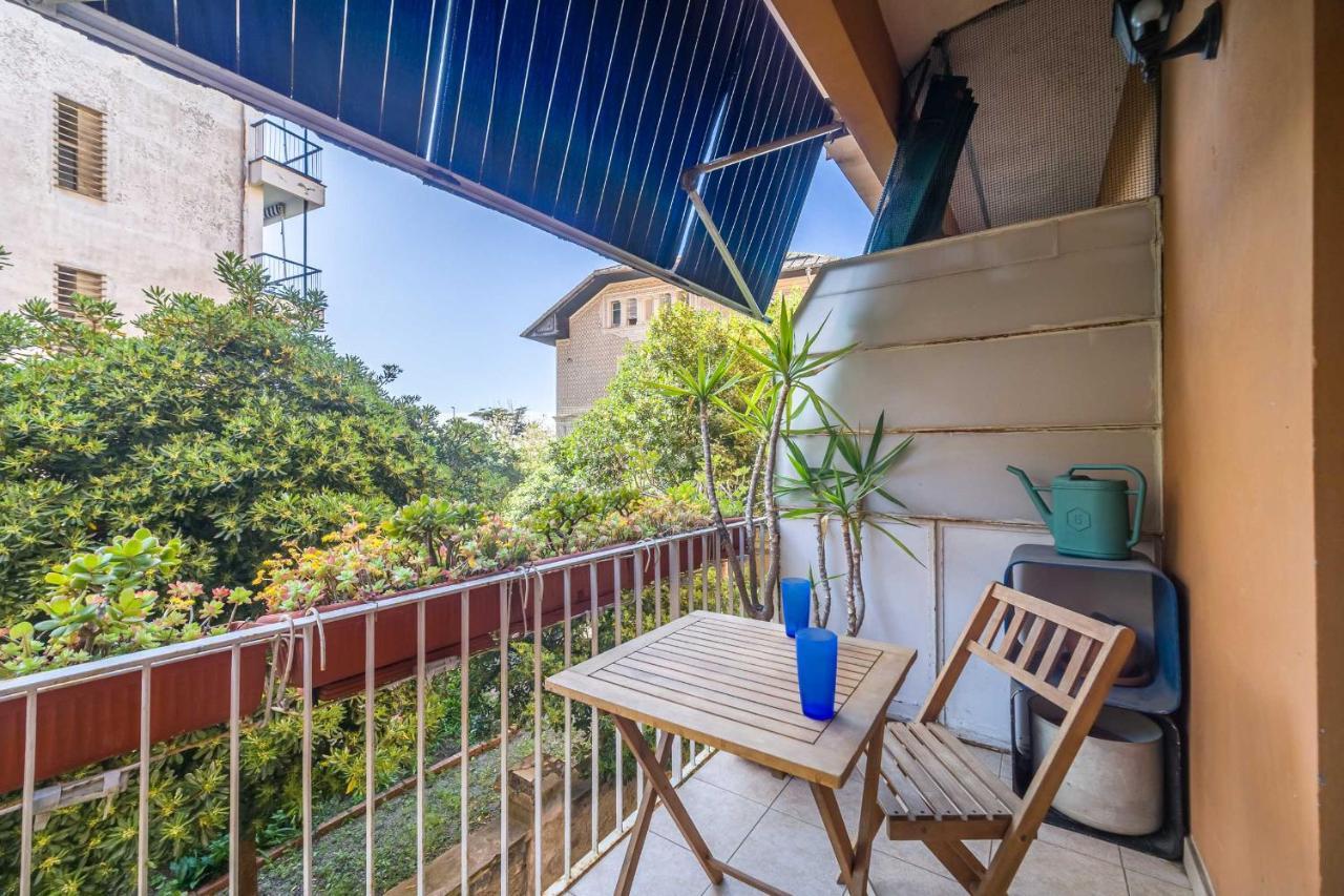 Into The Blue Seaside Flat *