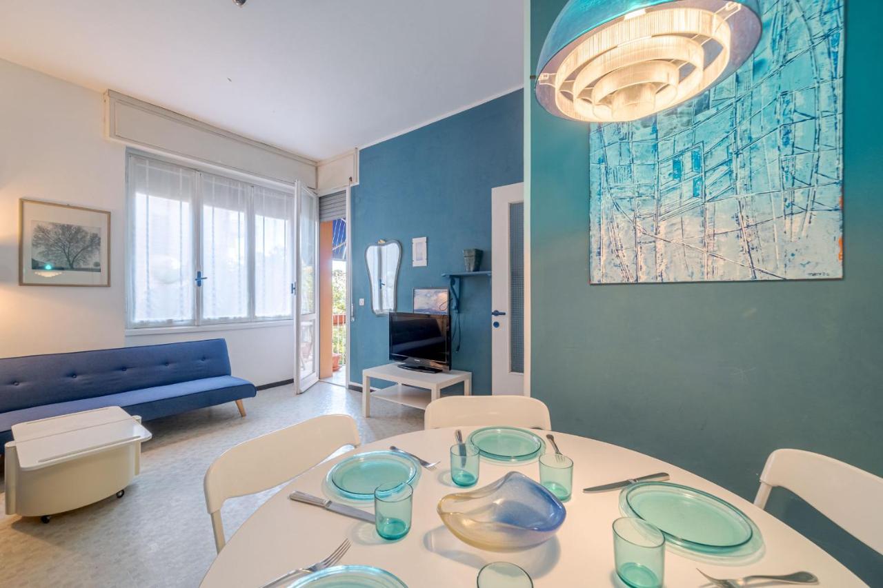 Into The Blue Seaside Flat *