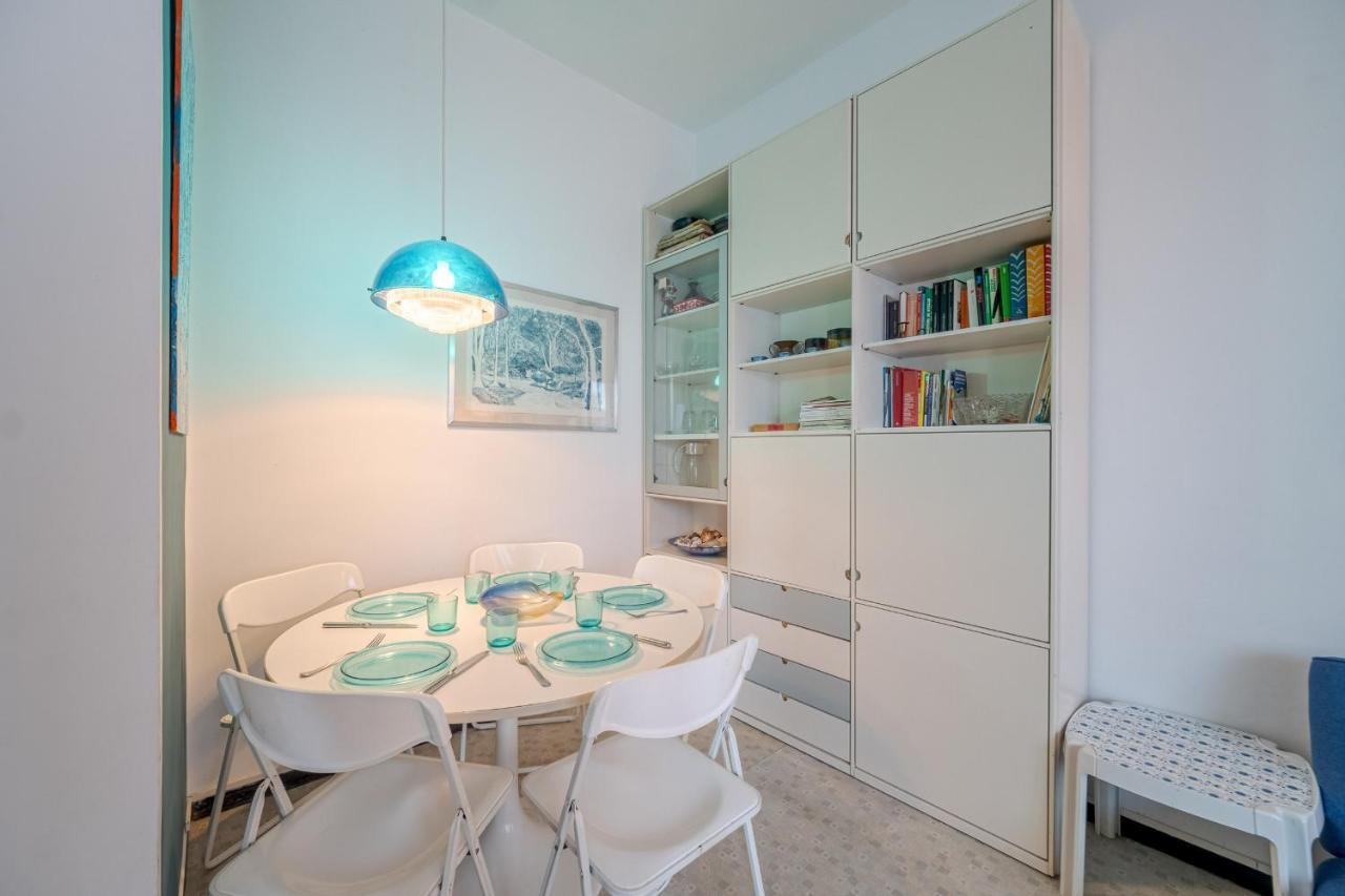 Into The Blue Seaside Flat Lavagna